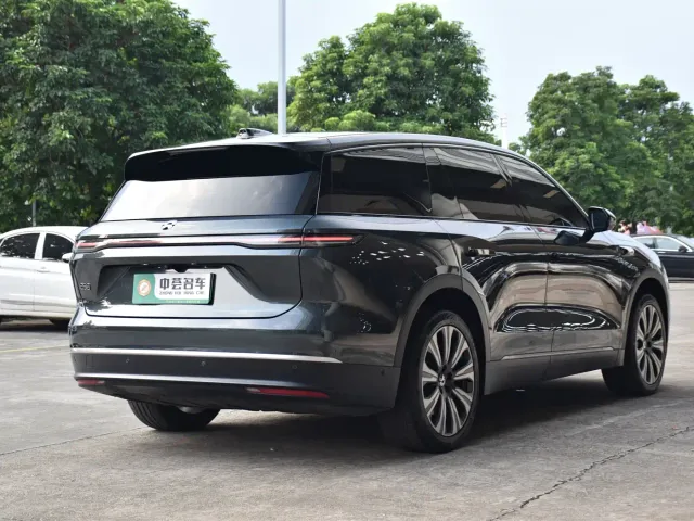 Nio ES8 — Фото автомобиля 18