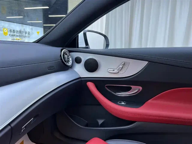 Mercedes-Benz E-Class — Фото автомобиля 17