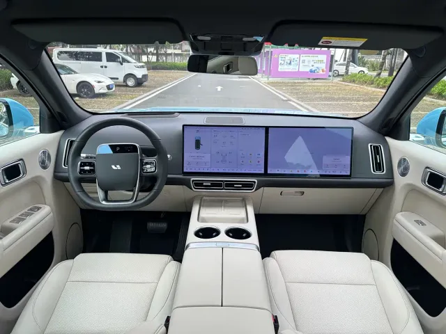 Li Auto L7 — Фото автомобиля 6
