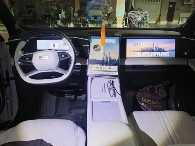 Geely Galaxy L7 — Фото автомобиля 12