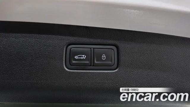 Genesis GV70 — Фото автомобиля 24