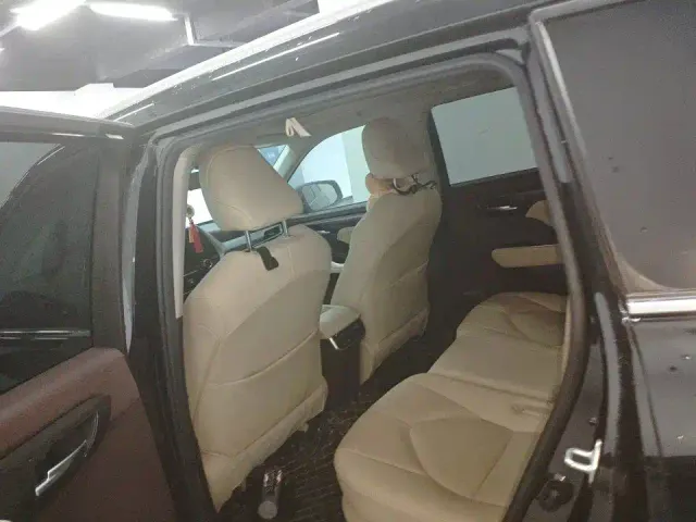Toyota Highlander — Фото автомобиля 6