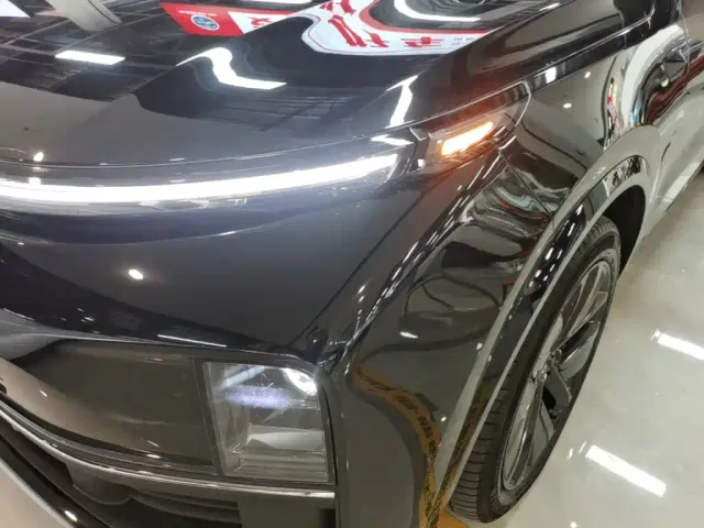 Li Auto L8 — Фото автомобиля 23
