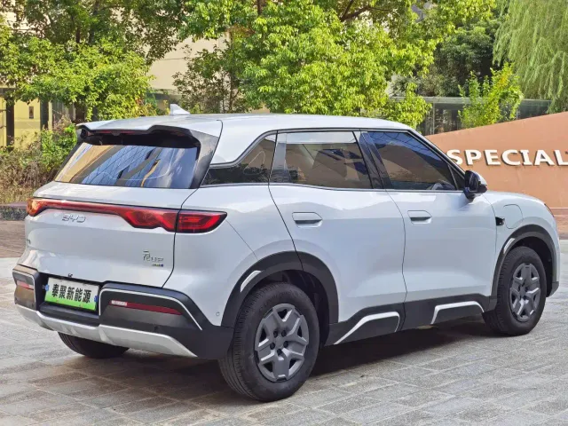 BYD Yuan UP — Фото автомобиля 4