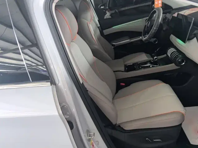 BYD Yuan PLUS — Фото автомобиля 24