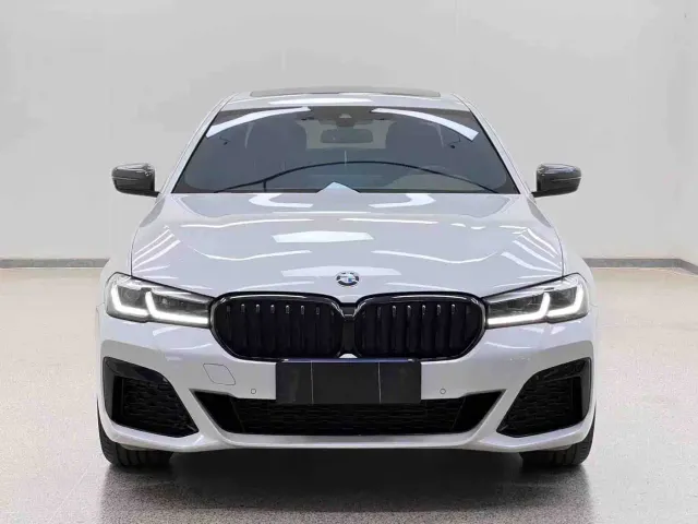 BMW 5 Series — Фото автомобиля 2