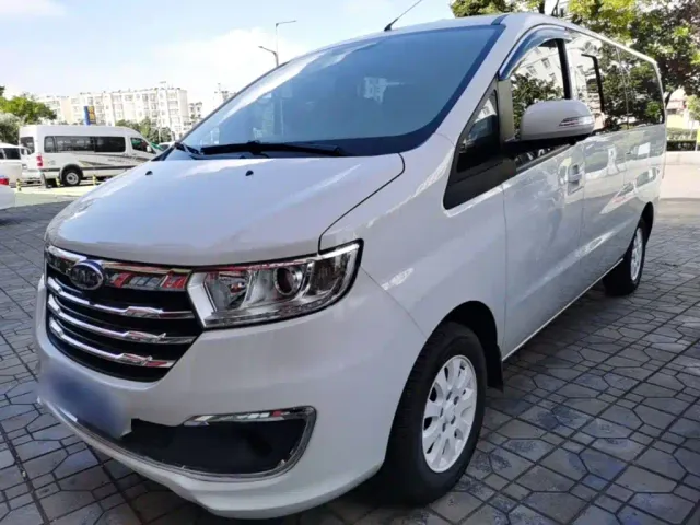 Фотография автомобиля — JAC Refine M3