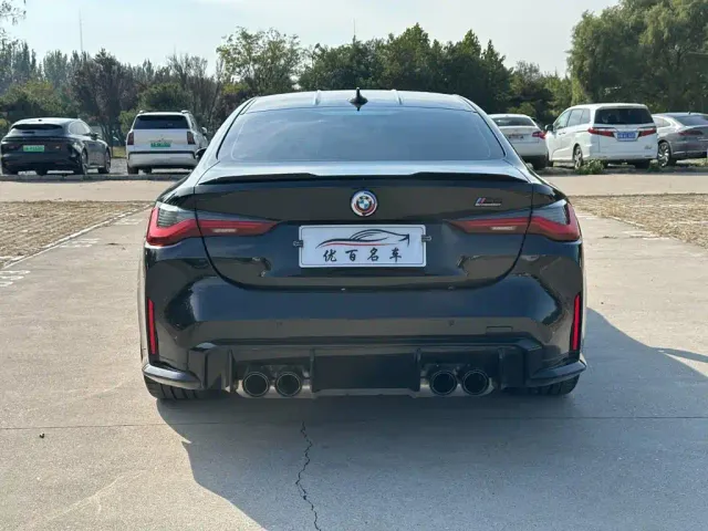 BMW M4 — Фото автомобиля 5