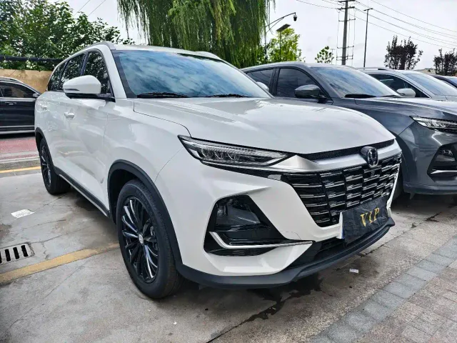 Changan CS75 — Фото автомобиля 3