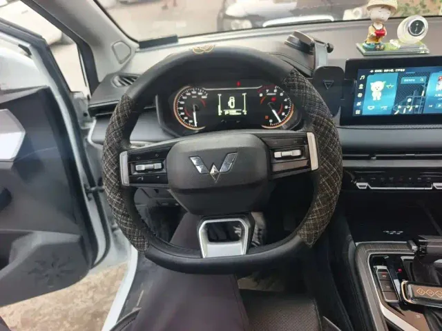 Wuling Jiachen — Фото автомобиля 2