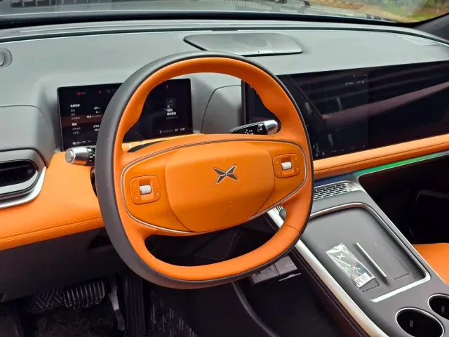 Xpeng G9 — Фото автомобиля 12