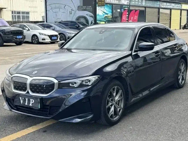 Фотография автомобиля — BMW i3