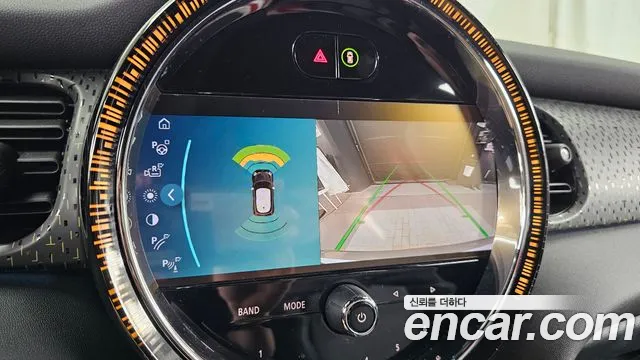 MINI Cooper Electric — Фото автомобиля 15