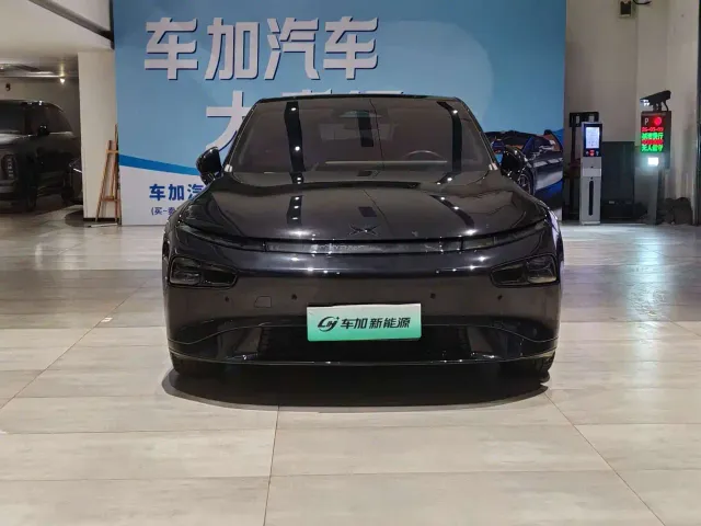 Xpeng P7 — Фото автомобиля 2