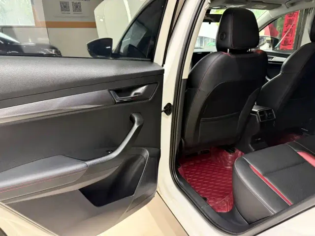 Skoda Karoq — Фото автомобиля 18