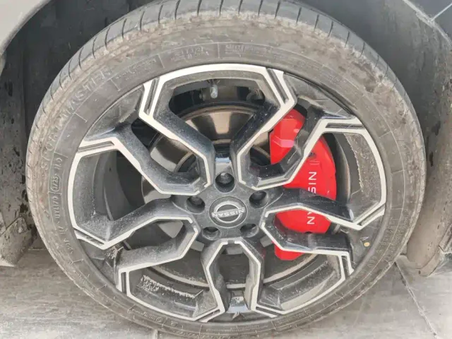 Nissan N7 — Фото автомобиля 6