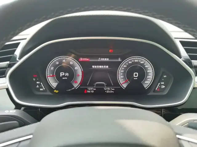 Audi Q3 — Фото автомобиля 14