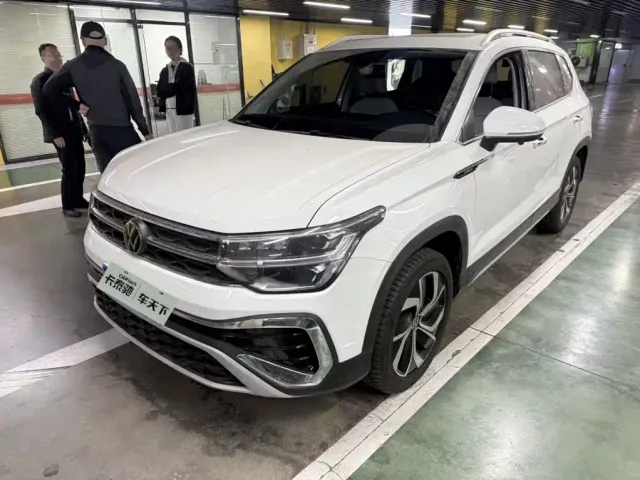 Фотография автомобиля — Volkswagen Tharu