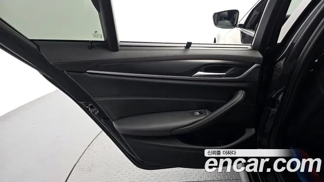 BMW 5 Series G30 — Фото автомобиля 25