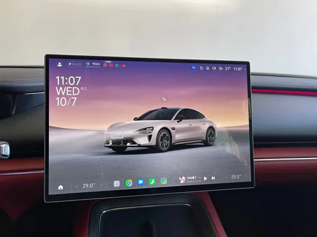Xiaomi SU7 — Фото автомобиля 16