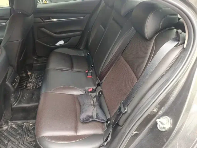 Mazda Axela — Фото автомобиля 14