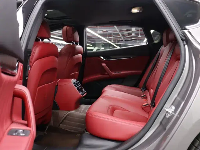 Maserati Quattroporte — Фото автомобиля 26