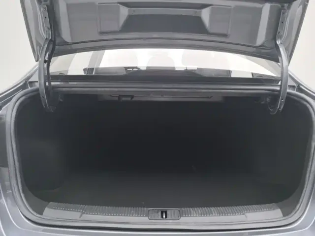 Roewe i5 — Фото автомобиля 16