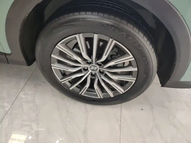 Jetour X70 C-DM — Фото автомобиля 11