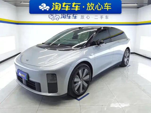 Фотография автомобиля — Li Auto i6