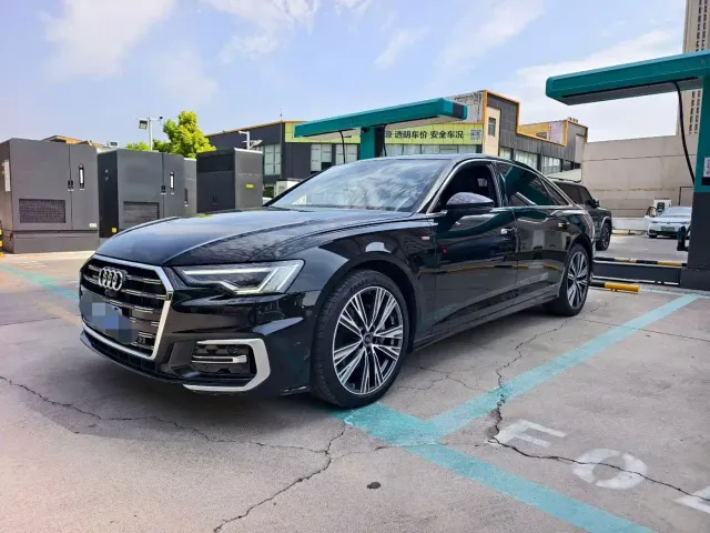 Фотография автомобиля — Audi A6L