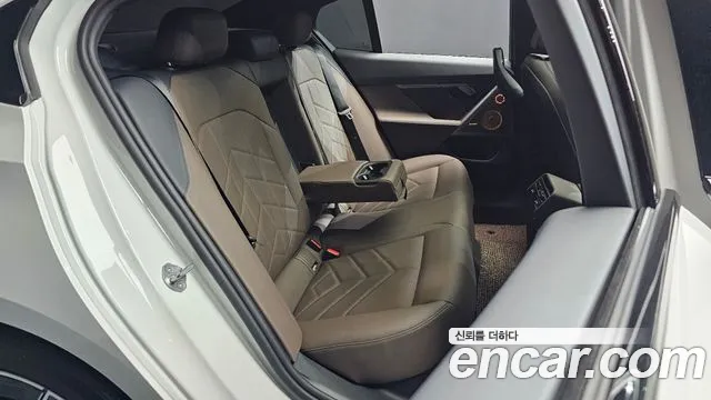 BMW 5-Series — Фото автомобиля 3