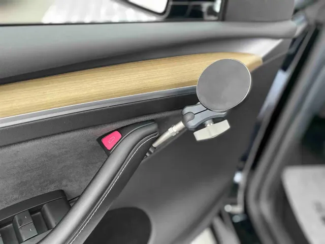 Tesla Model Y — Фото автомобиля 16