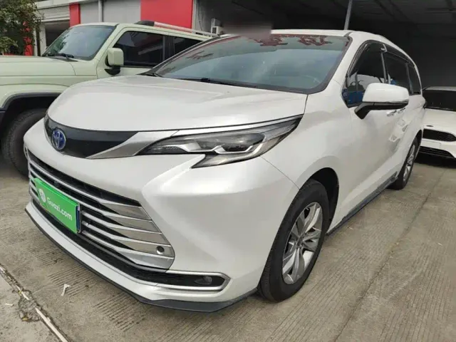 Фотография автомобиля — Toyota Sienna
