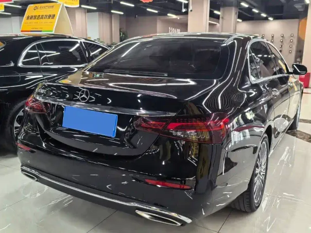 Mercedes-Benz E-Class — Фото автомобиля 15