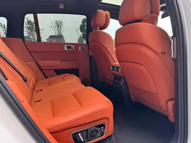Li Auto L7 — Фото автомобиля 5