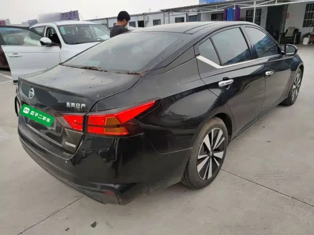 Nissan Teana — Фото автомобиля 6