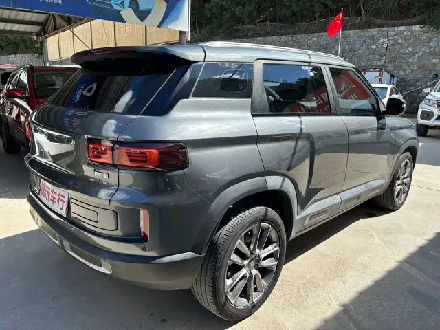 Geely ICON — Фото автомобиля 7