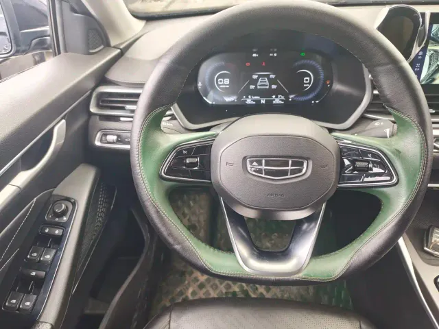 Geely Emgrand — Фото автомобиля 6