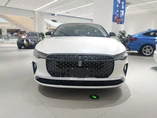 Lincoln Z — Фото автомобиля 2