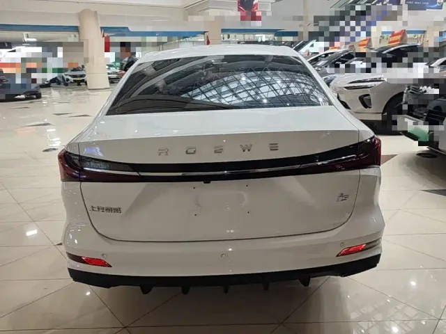 Roewe i5 — Фото автомобиля 5