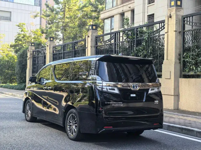 Toyota Vellfire — Фото автомобиля 14