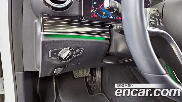 Mercedes-Benz E-Class — Фото автомобиля 16