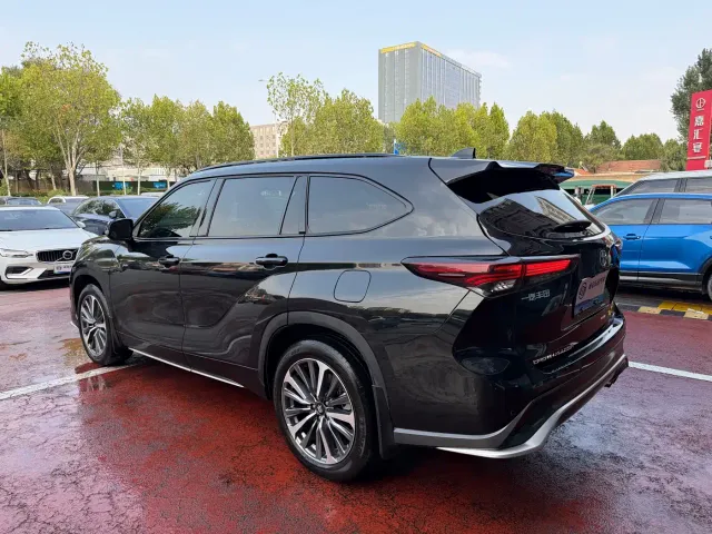 Toyota Crown Kluger — Фото автомобиля 4