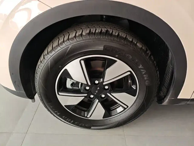 GAC Aion UT — Фото автомобиля 22