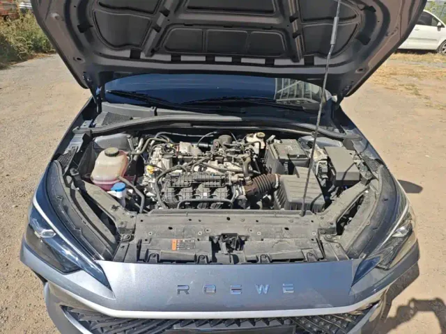 Roewe i5 — Фото автомобиля 19