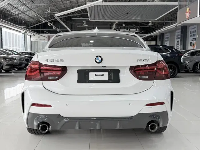 BMW 1 Series — Фото автомобиля 11