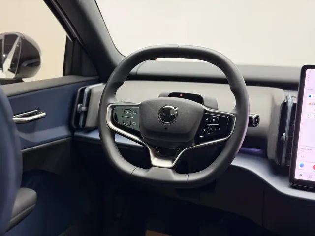 Volvo EX30 — Фото автомобиля 16