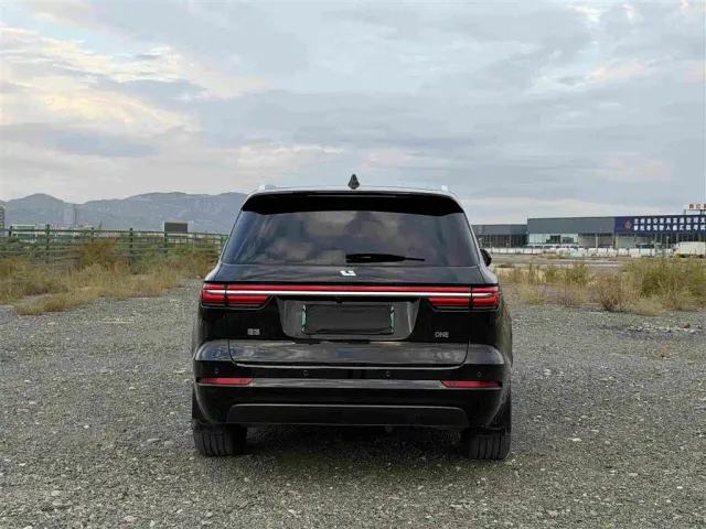 Li Auto ONE — Фото автомобиля 5