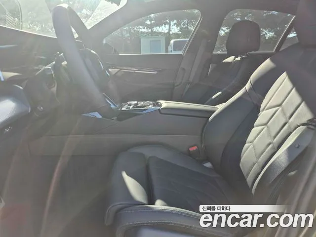 BMW 5 Series G60 — Фото автомобиля 8