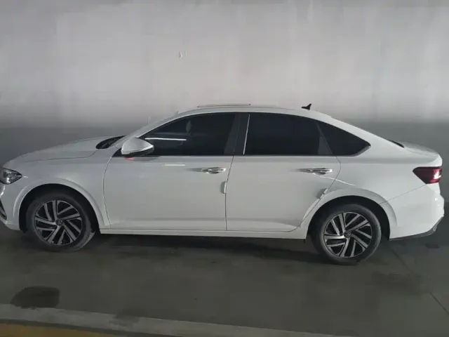 Volkswagen Lavida — Фото автомобиля 4